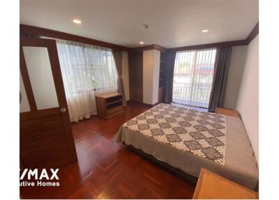 Apartment for rent 3bedrooms with maidroom in Sukhumvit 24 BTS Phrompong