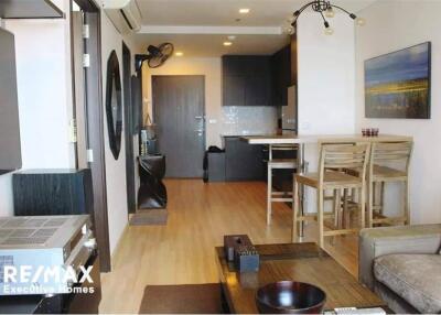 For rent un-blocked view,2bed,high-floor,Skywalk Condominium. BTS Phrakanong Station.