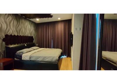 For rent un-blocked view,2bed,high-floor,Skywalk Condominium. BTS Phrakanong Station.