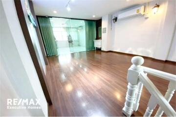 For rent commercial building,townhouse in Sukhumvit 63 BTS Ekkamai