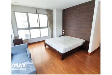 For rent pet friendly apartment 3 bedrooms in Sukhumvit 23 BTS Asoke MRT Sukhumvit