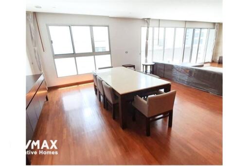 For rent pet friendly apartment 3 bedrooms in Sukhumvit 23 BTS Asoke MRT Sukhumvit