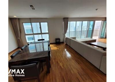 For rent pet friendly apartment 3+1 bedrooms in Sukhumvit 23 BTS Asoke MRT Sukhumvit