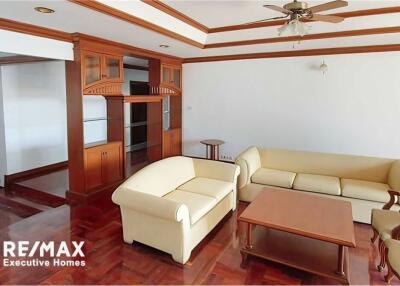 Spacious 3 Bed Condo with Tennis Court Access