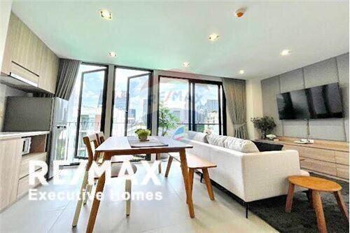 Pet friendly Modern 1 bed 50 Sqm Ruamrudee, BTS Ploenchit