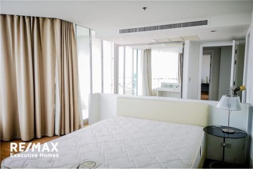 Modern 3+1Bed 3Bath with unblock view balcony on a high floor in Sathorn