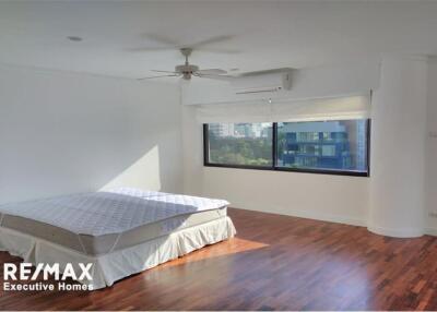 An exclusive & pet friendly 3+1 with spacious balcony on Sukhumvit 34