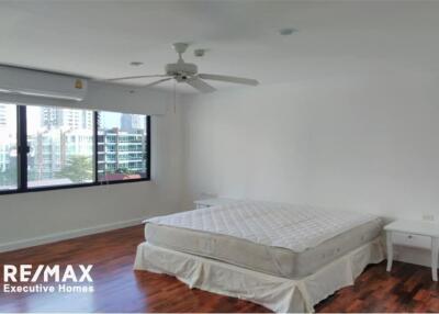 An exclusive & pet friendly 3+1 with spacious balcony on Sukhumvit 34