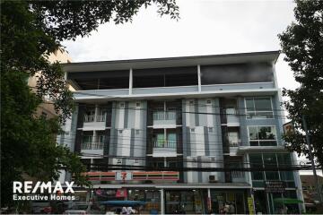 Apartment/Serviced Apartment Building for Sale in Prakanong with high return