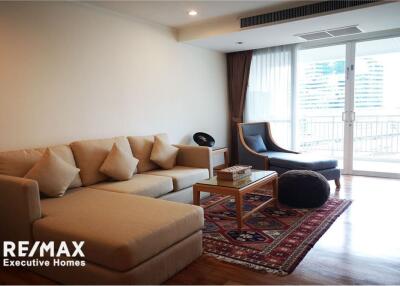 Modern 3+1bed 4bath 3 balconies, pet friendly & fully equipped kitchen in Phrom Phong