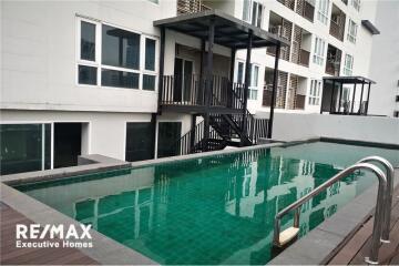 Rare Item! Bareshell duplex condo with a private swimming pool for sale in Nana-Asoke