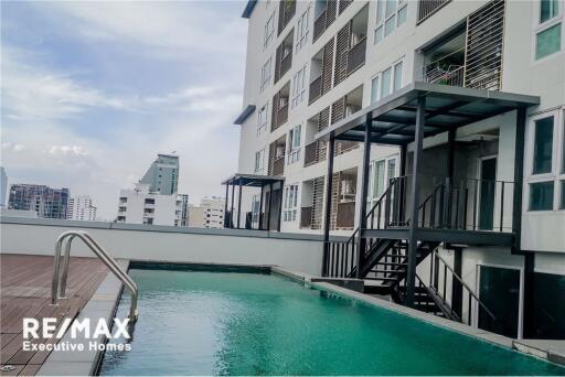 Rare Item! Bareshell duplex condo with a private swimming pool for sale in Nana-Asoke