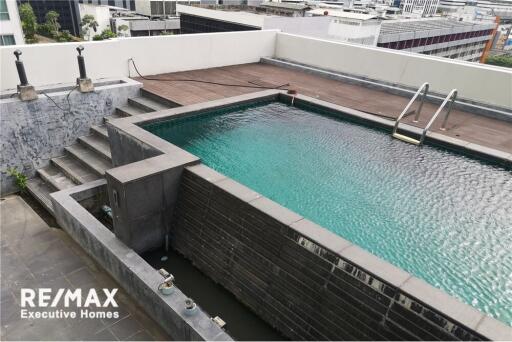 Rare Item! Bareshell duplex condo with a private swimming pool for sale in Nana-Asoke