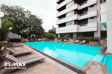 Newly Renovated! 2bed 2bath (158sqm) with unblocked park view & balcony in Asoke