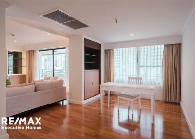 Newly Renovated! Modern 3+1Bed with unblocked view and balcony for rent in Asoke