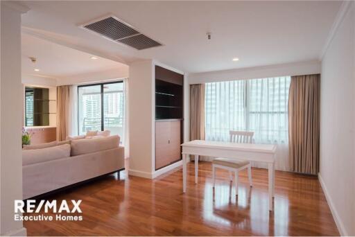 Newly Renovated! Modern 3+1Bed with unblocked view and balcony for rent in Asoke