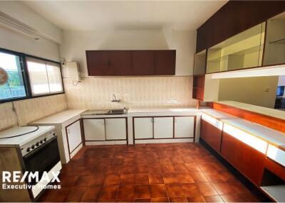 Charming 3 bedrooms pet friendly in Thonglor.
