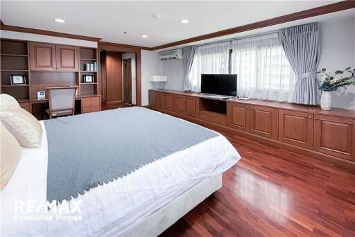 Pet friendly contemporary spacious 3 bedrooms in Asoke