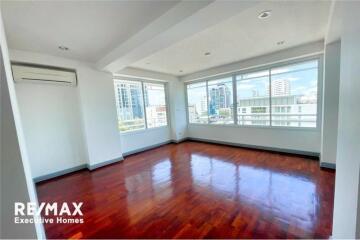 Penthouse 4 bedrooms + office in Heart of Thonglor