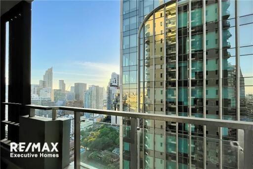 Nice decoreted 2 bedrooms high floor Supalai Premier@Asoke