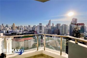 Nice decoreted 2 bedrooms high floor Supalai Premier@Asoke