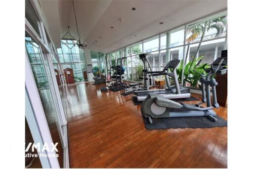 Pet friendly 2 bedrooms apartment in Sathon