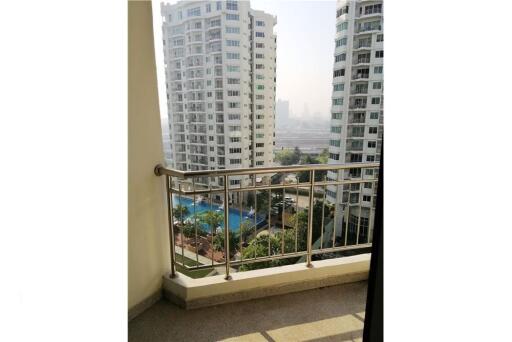 Cheapest unit 2 bedrooms on 10 floor Supalai Wellington