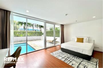 Pet Friendly apartment ,Huge Balcony, Modern style 4 Beds with private swimming pool. BTS Ekamai