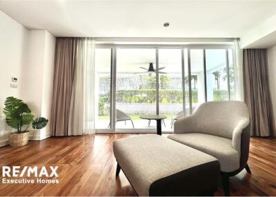 Pet Friendly apartment ,Huge Balcony, Modern style 4 Beds with private swimming pool. BTS Ekamai
