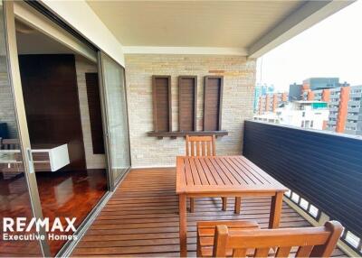 Cat friendly charming 2 bedrooms with big terrace in Sukhumvit Soi 4