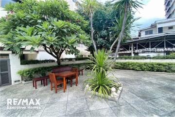 Cat friendly charming 2 bedrooms with big terrace in Sukhumvit Soi 4