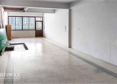 Commercial Building Great Condition- Sukhumvit 101