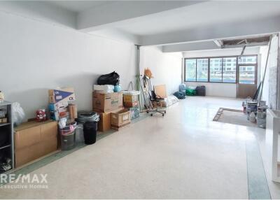 Commercial Building Great Condition- Sukhumvit 101