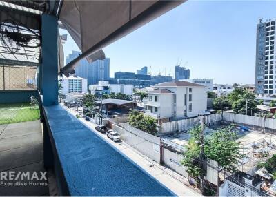 Commercial Building Great Condition- Sukhumvit 101