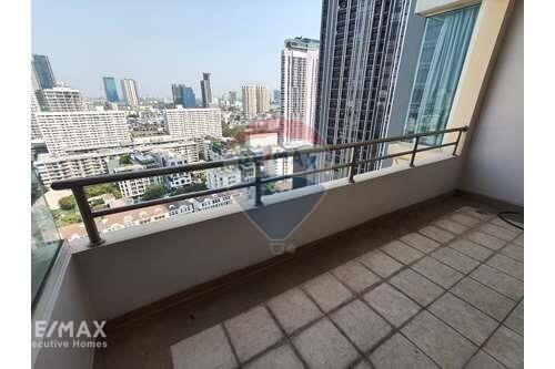 Roomy Apartment in Heart of Thonglor