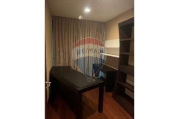 Pathumwan Oasis, close to BTS, 3 Bedrooms Duplex 177 Sqm., 80K