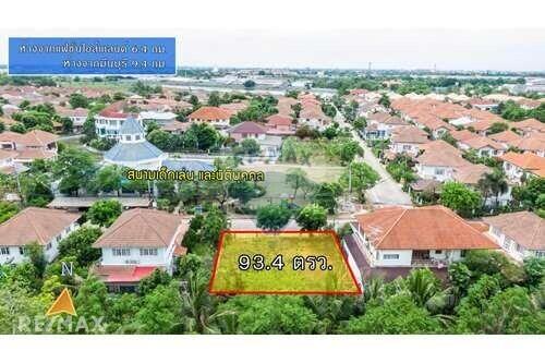 Stunning Sea View Land at Living Lagoon, 93.4 Sq. Wah, Facing the Clubhouse, Only 3.7 Million Baht