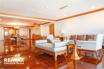 Luxury Residence Phrom Phong 4 Bedroom For rent !!