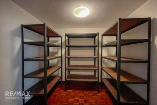 3+1 bedroom large unit on sathorn area