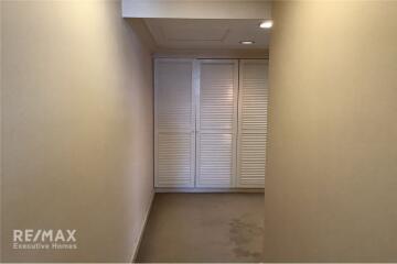 3 bed 3 baht 257 Sqm Fairview Tower Condominium Sukhumvit 18 for sale