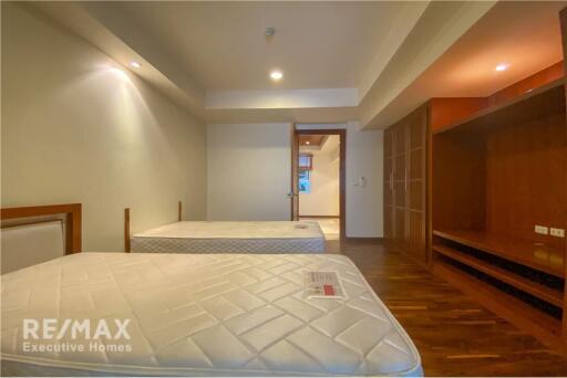 3 bed 3 bath for rent Pet-friendly Sathorn area