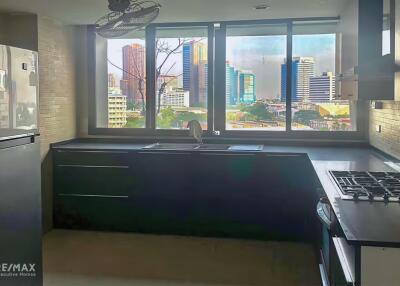 Luxury condo for rent near BTS Phrompong with3 bed