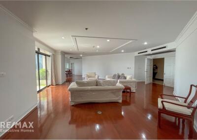 Pet-Friendly 3 Bedroom Condo for Rent near BTS Phrom Phong