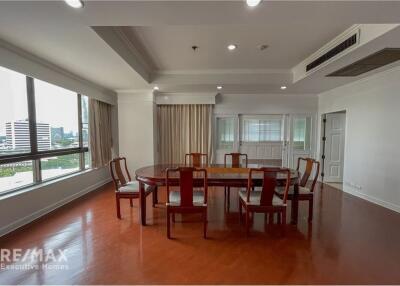 Pet-Friendly 3 Bedroom Condo for Rent near BTS Phrom Phong