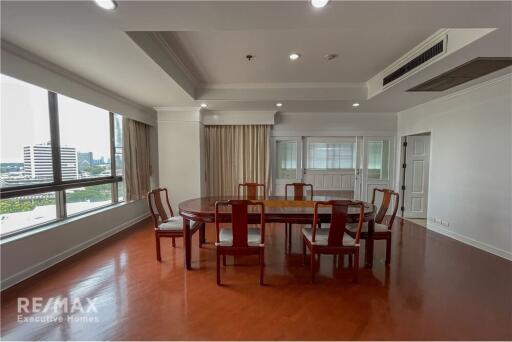 Pet-Friendly 3 Bedroom Condo for Rent near BTS Phrom Phong