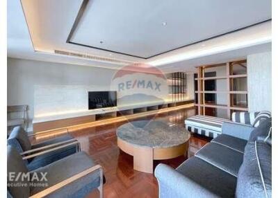 Spacious 3 Bedroom Condo for Rent near BTS Asoke and MRT Phetchaburi