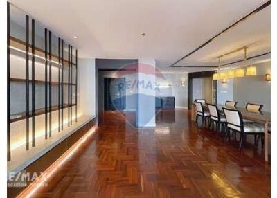 Spacious 3 Bedroom Condo for Rent near BTS Asoke and MRT Phetchaburi