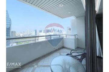 Spacious 3 Bedroom Condo for Rent near BTS Asoke and MRT Phetchaburi