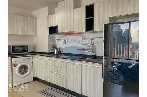 Modern 2 Bed Condo for Sale near BTS Thonglor Station