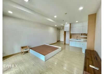 Luxurious Condo for Sale at Nusasiri Grand Ekkamai BTS Sukhumvit